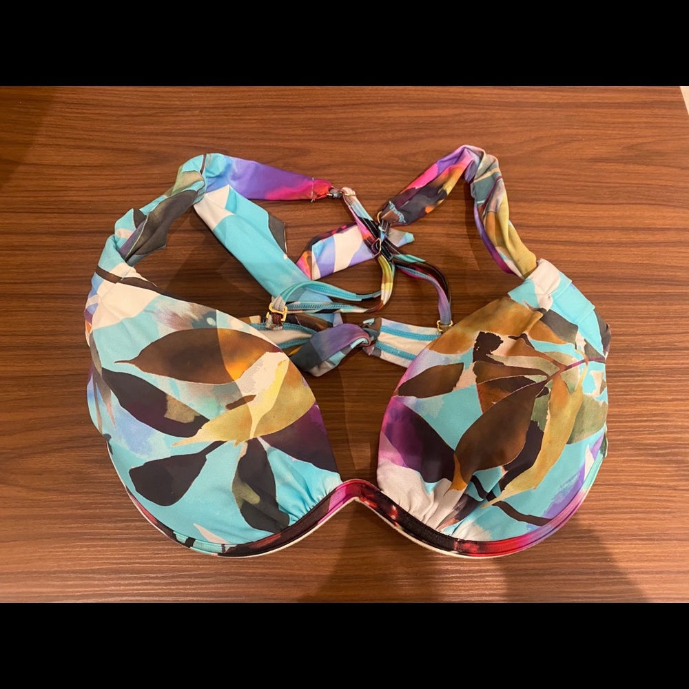 Tropical bikini top with underwire